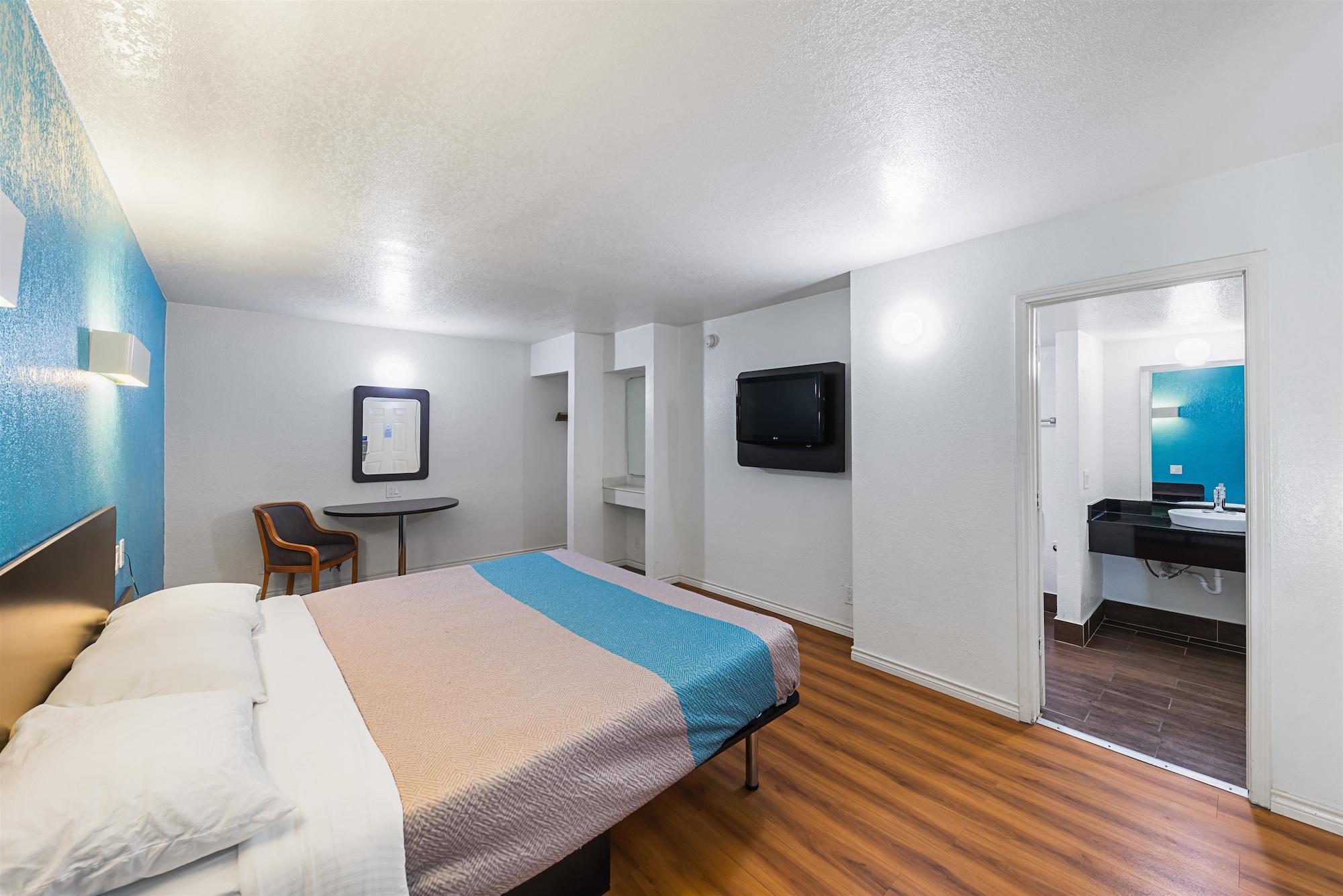 6-grand Prairie, Tx - Interstate 30 Hotel