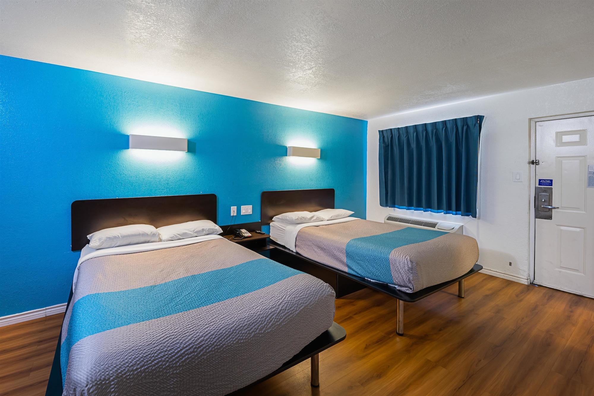 Hotel 6-grand Prairie, Tx - Interstate 30 2*