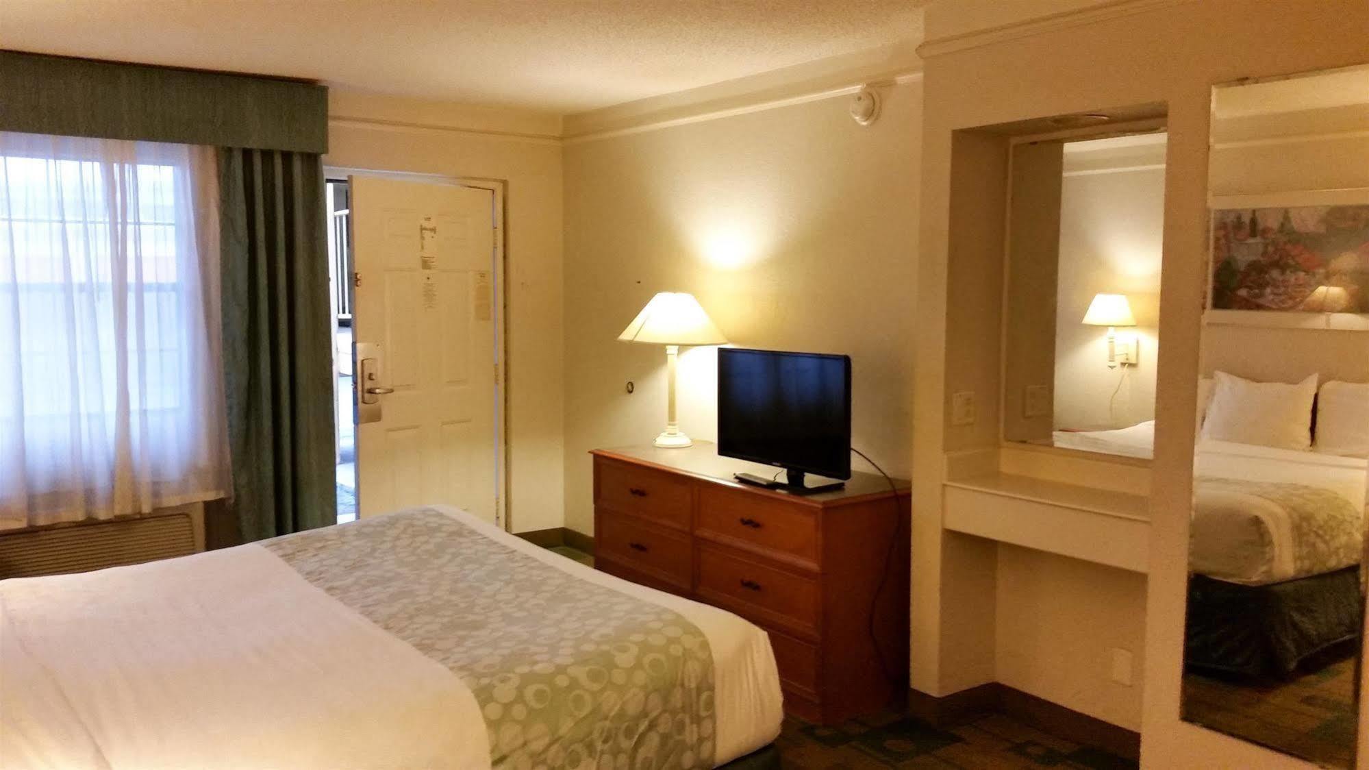 6-grand Prairie, Tx - Interstate 30 Hotel
