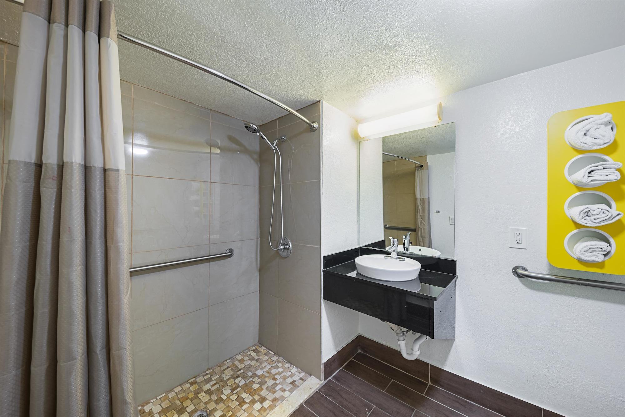 Hotel 6-grand Prairie, Tx - Interstate 30