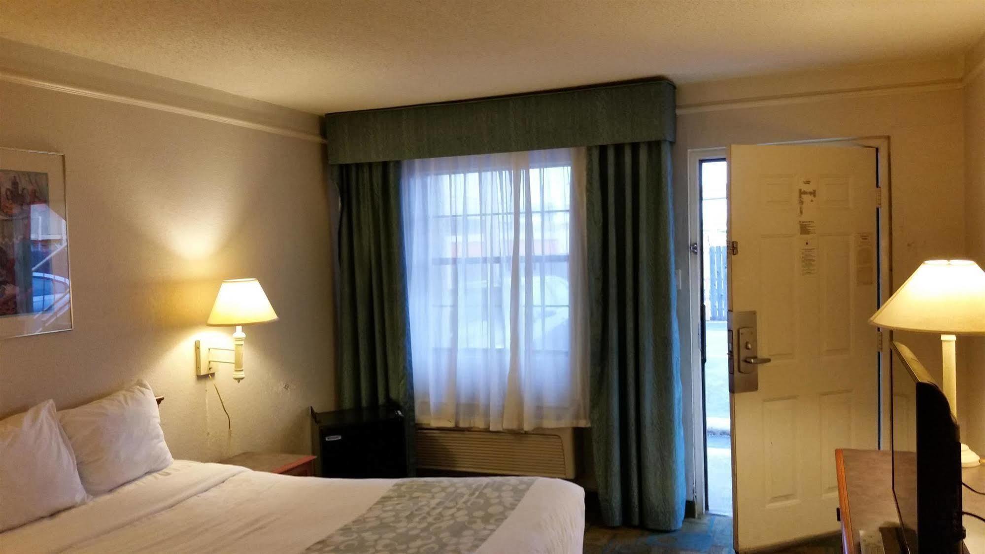 Hotel 6-grand Prairie, Tx - Interstate 30 Grand Prairie