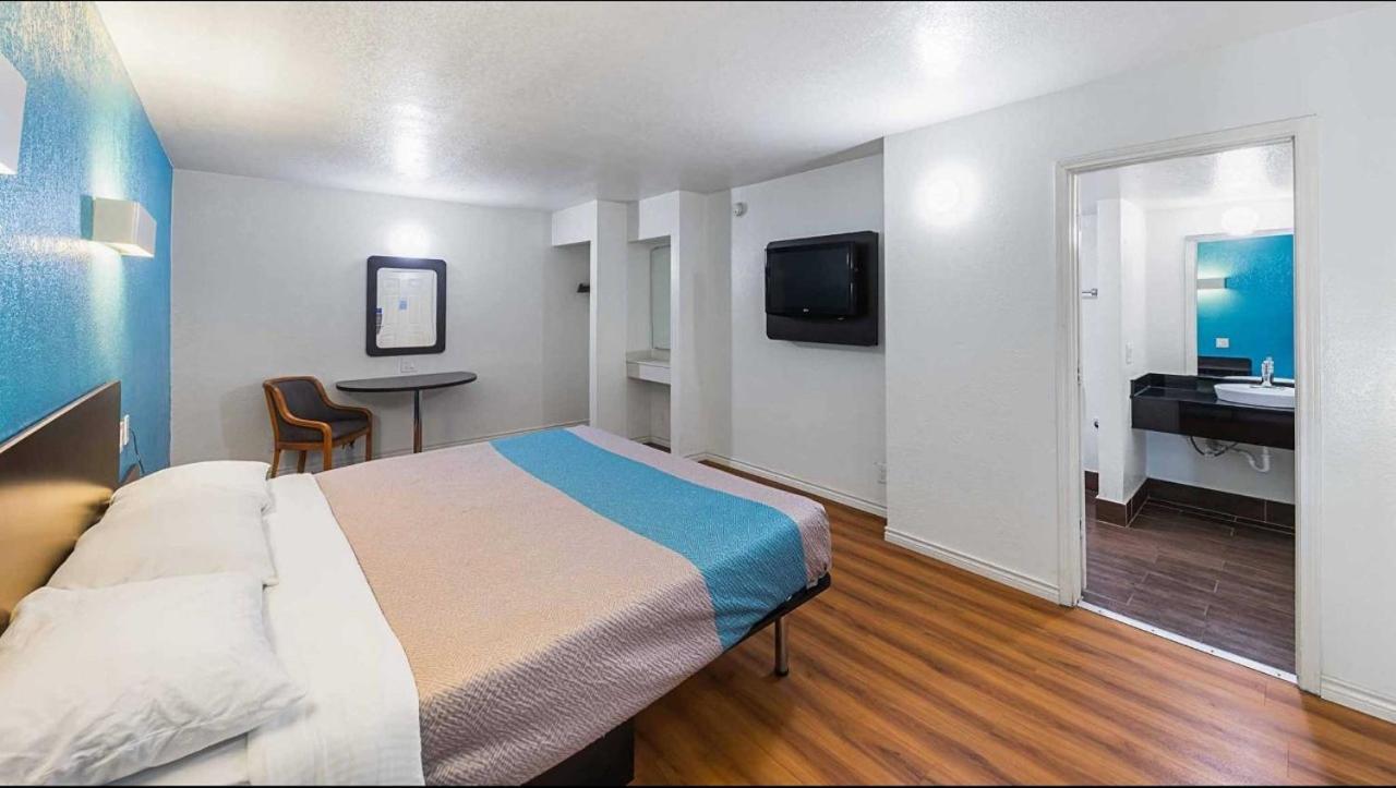 6-grand Prairie, Tx - Interstate 30 Hotel Grand Prairie